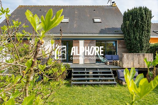 Maison 8 pièces 178 m² · à Saint-Etienne-de-Montluc · 178 m² · 572 000 €