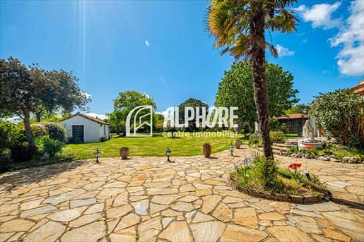 Maison 8 pièces 202 m² · à Pornic · 202 m² · 676 000 €