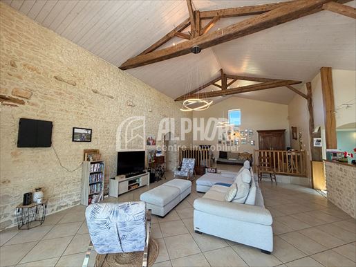 Maison 8 pièces 177 m² · à Sainte-Gemme-la-Plaine · 177 m² · 319 000 €