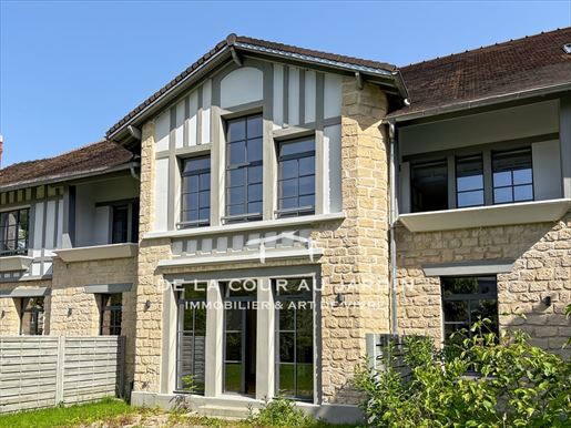 7 pièces 182 m² · à Vaucresson · 182 m² · 1 390 000 €