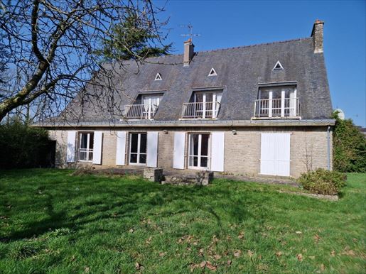 Maison 11 pièces 218 m² · à Saint-Jean-Brévelay · 218 m² · 271 700 €
