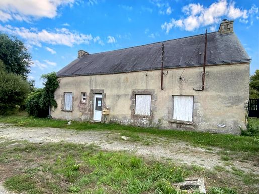Maison 4 pièces 79 m² · à Guéhenno · 79 m² · 64 000 €
