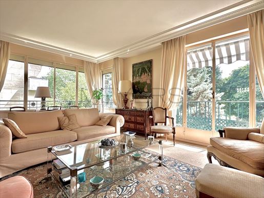 Appartement 6 pièces 165 m² · à Paris 16ème · 165 m² · 1 740 000 €