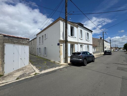 Maison 7 pièces 220 m² · à Port-des-Barques · 220 m² · 315 000 €