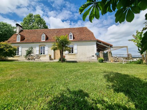 Maison 6 pièces 213 m² · à Bassillon-Vauzé · 213 m² · 451 500 €