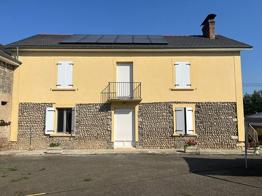 Maison 6 pièces 182 m² · à Lembeye · 182 m² · 230 000 €