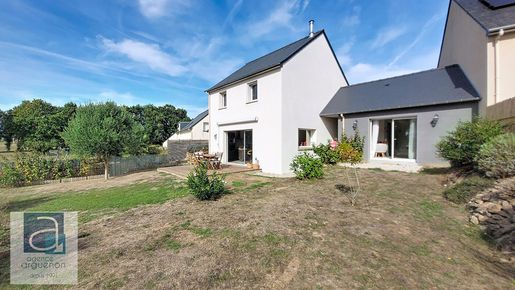 Maison 5 pièces 103 m² · à Lanvallay · 103 m² · 327 600 €