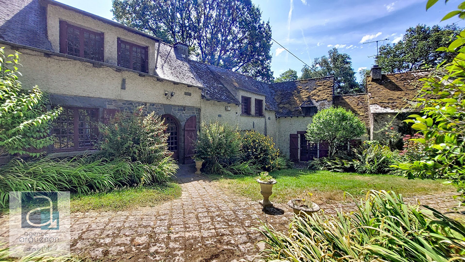 Maison à vendre, 244m², Eréac