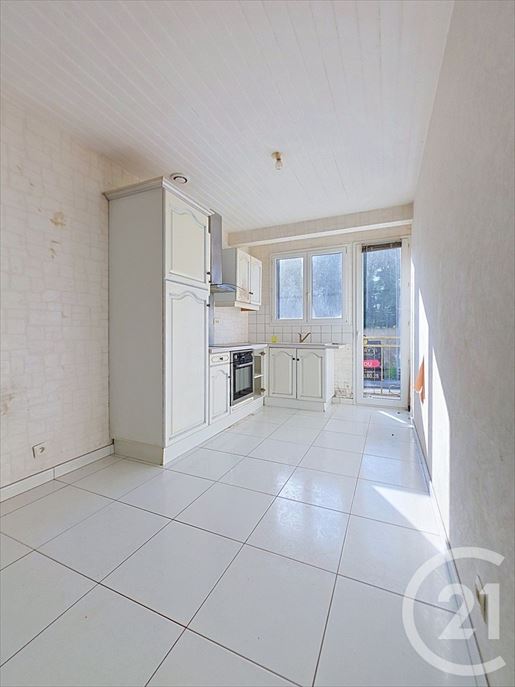 8 pièces 140 m² · à Châteaubriant · 140 m² · 165 000 €