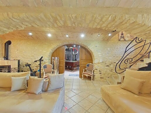 Maison 12 pièces 585 m² · à Mirmande · 585 m² · 950 000 €