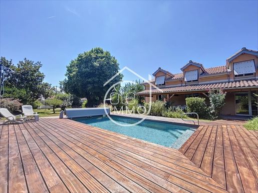 6 pièces 207 m² · à Saint-Emilion · 207 m² · 469 000 €