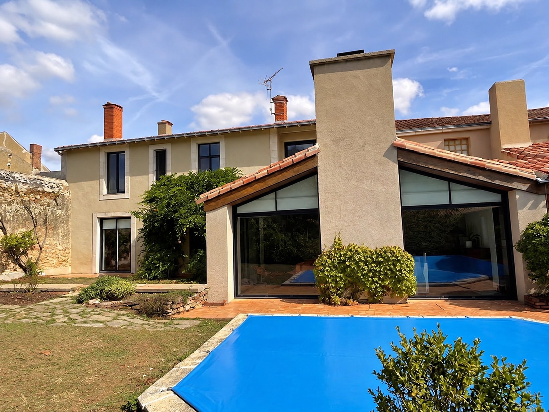 Maison 12 pièces 255 m² · à Mareuil-sur-Lay-Dissais · 255 m² · 540 000 €