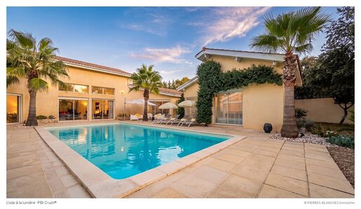 Maison 7 pièces 335 m² · à Uzès · 335 m² · 995 000 €
