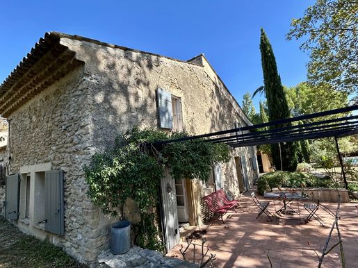 Maison 5 pièces 172 m² · à Lambesc · 172 m² · 780 000 €