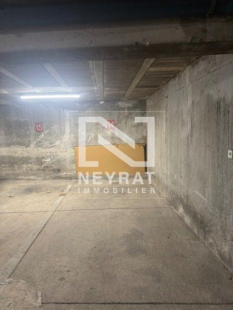 Parking 12 m² · à Saint-Raphaël · 12 m² · 32 000 €