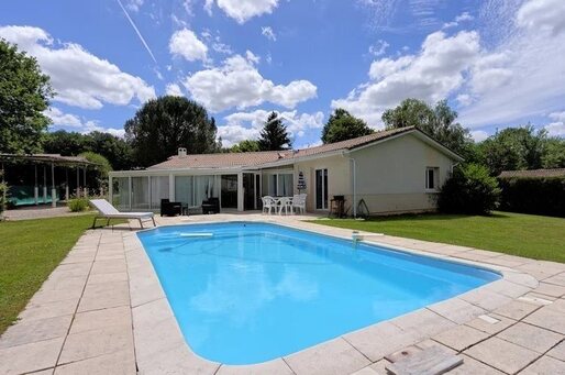 5 pièces 152 m² · à Créon · 152 m² · 395 000 €