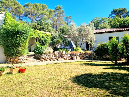 Maison 6 pièces 179 m² · à Méounes-lès-Montrieux · 179 m² · 561 000 €