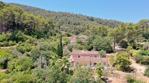 Maison 5 pièces 213 m² · à Solliès-Ville · 213 m² · 849 000 €