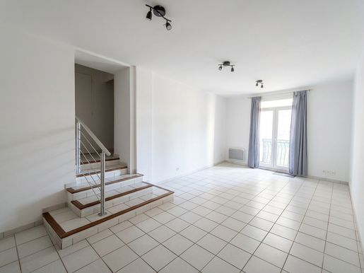 Appartement 1 pièce 44 m² · à Sainte-Anastasie-sur-Issole · 44 m² · 86 000 €