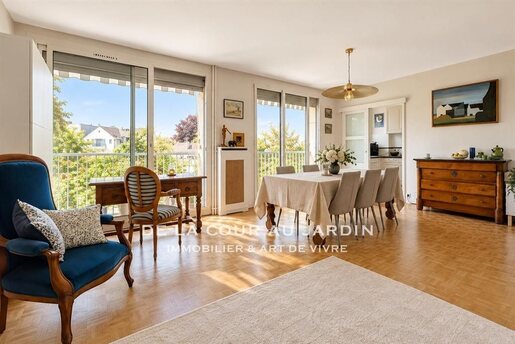 3 pièces 77 m² · à Versailles · 77 m² · 440 000 €