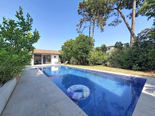 7 pièces 229 m² · à Anglet · 229 m² · 2 100 000 €
