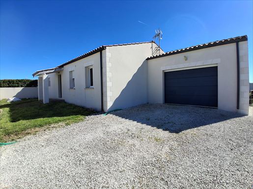 5 pièces 120 m² · à Saint-Sulpice-d'Arnoult · 120 m² · 274 900 €