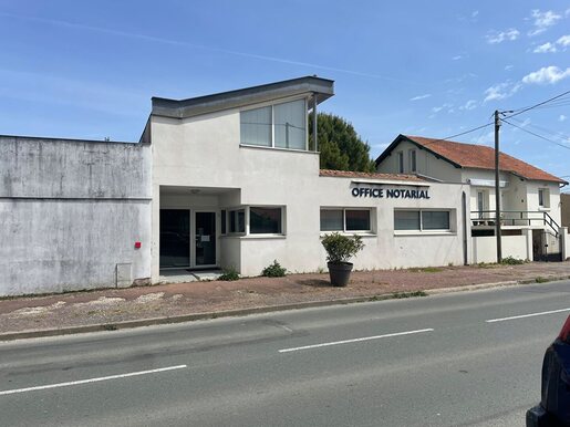 Annonce · à Saint-Agnant · 239 m² · 294 000 €