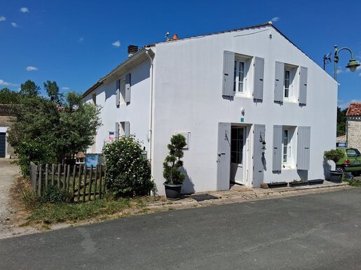 5 pièces 90 m² · à Saint-Agnant · 90 m² · 169 800 €