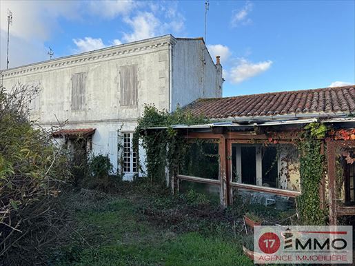 7 pièces 211 m² · à Thairé · 211 m² · 220 500 €