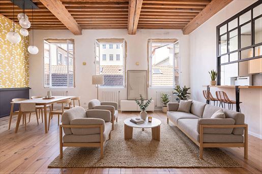 5 pièces 148 m² · à Lyon · 148 m² · 749 000 €