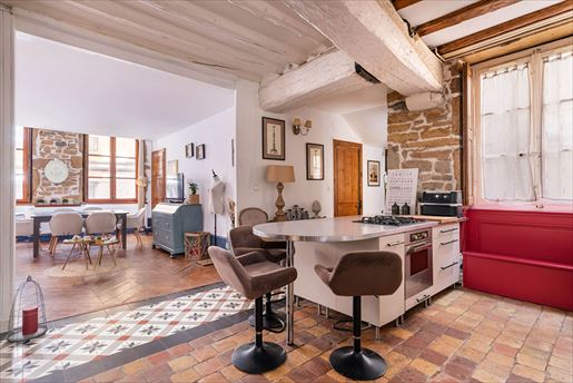 4 pièces 113 m² · à Lyon · 113 m² · 490 000 €