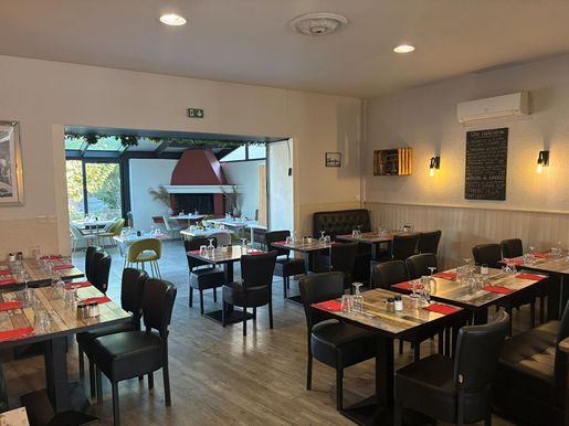 Local commercial 221 m² · à Garéoult · 221 m² · 300 000 €