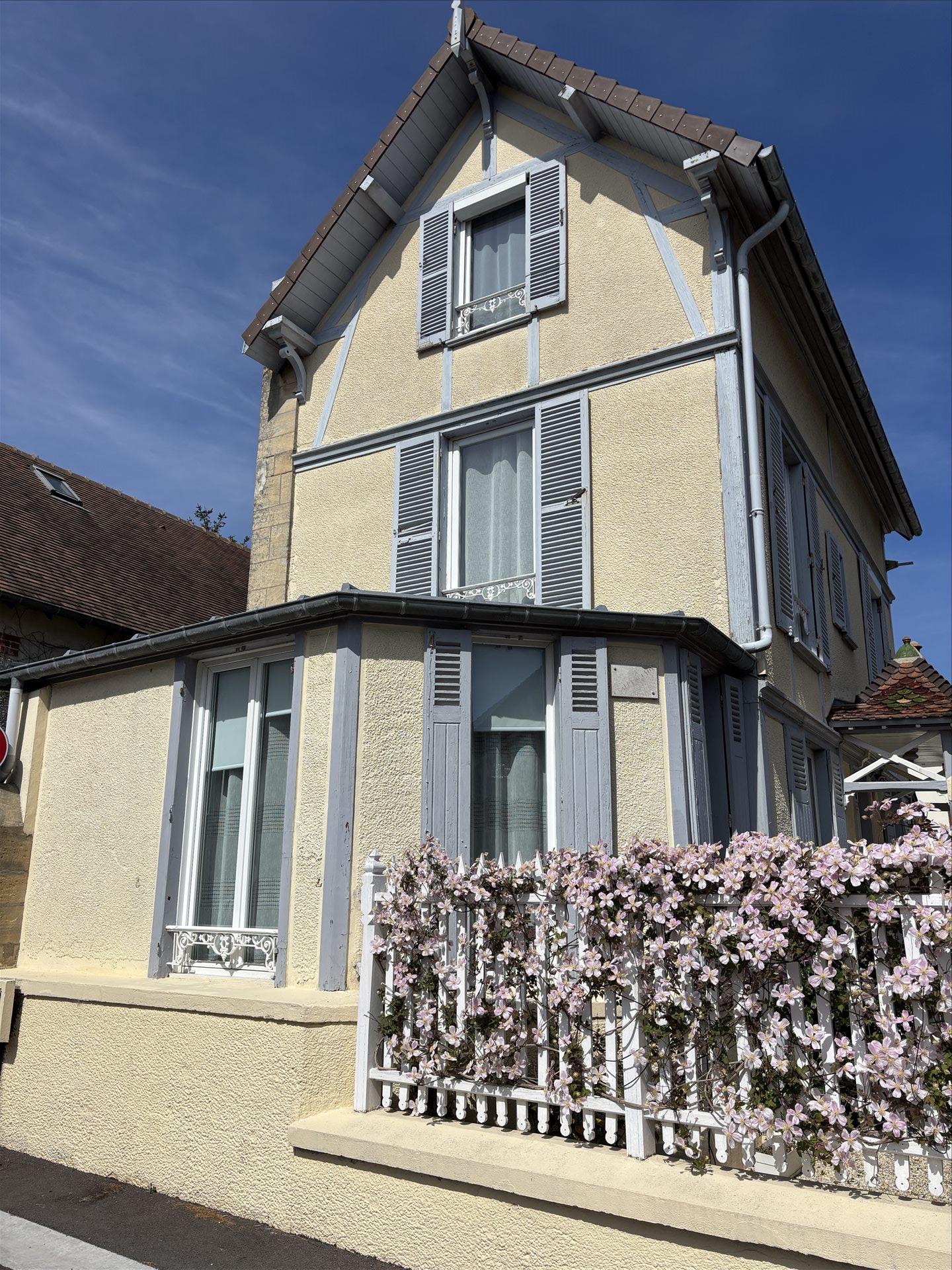 Maison 6 pièces 98 m² · à Lion-sur-Mer · 98 m² · 495 000 €