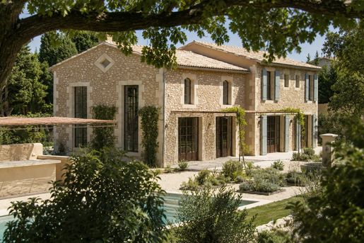 Maison 9 pièces 266 m² · à Eygalières · 266 m² · 4 700 000 €