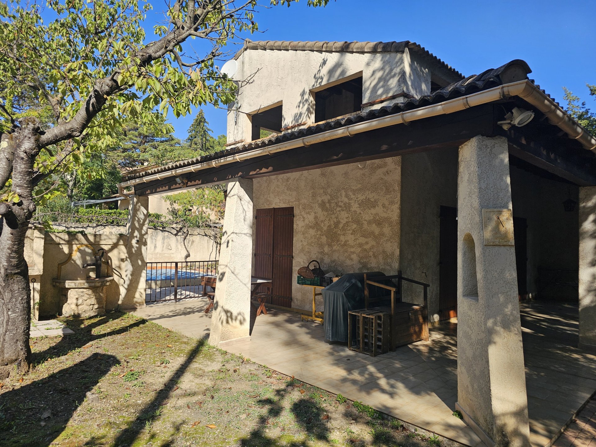 La Roque-d'Anthéron (Bouches-du-Rhône) photo 3