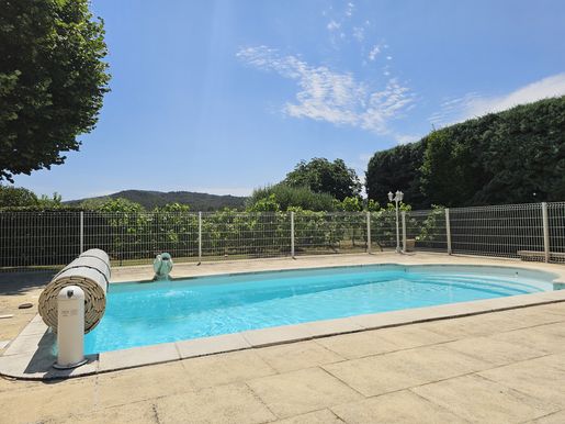 Maison 8 pièces 150 m² · à La Roque-d'Anthéron · 150 m² · 545 000 €