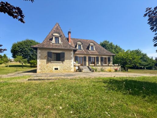 Maison 6 pièces 210 m² · à Château-l'Evêque · 210 m² · 299 600 €
