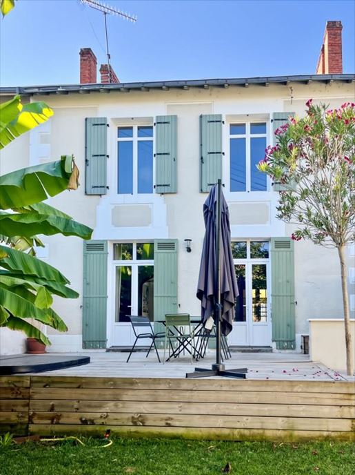 Maison 5 pièces 158 m² · à Périgueux · 158 m² · 470 000 €