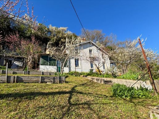 Maison 6 pièces 111 m² · à Trélissac · 111 m² · 130 000 €
