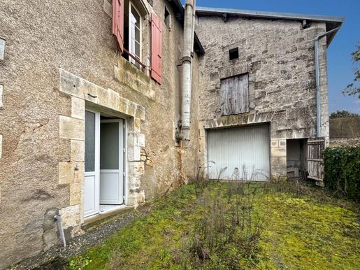 Maison 4 pièces 132 m² · à Champagnac-de-Belair · 132 m² · 75 950 €