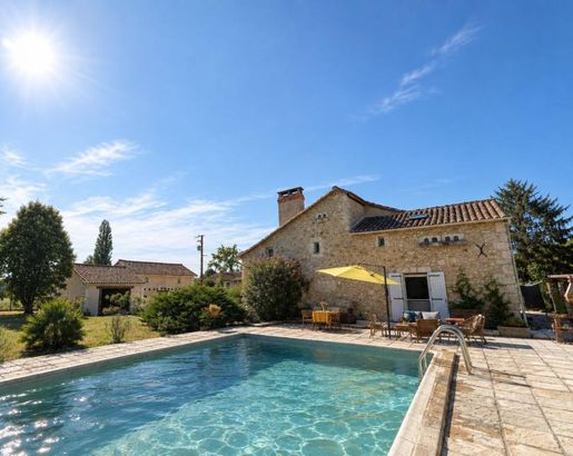 Maison 5 pièces 138 m² · à Neuvic · 138 m² · 272 000 €