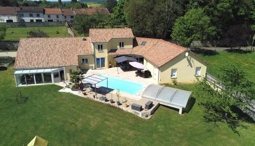 Maison 248 m² · à Bourbonne-les-Bains · 248 m² · 385 000 €