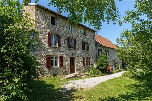 Maison 10 pièces 280 m² · à Vallière · 280 m² · 292 650 €