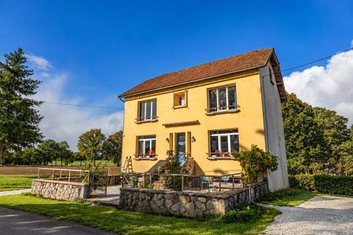 Maison 6 pièces 135 m² · à Montel-de-Gelat · 135 m² · 165 000 €
