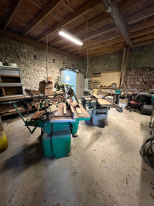 Maison 1 pièce 569 m² · à Chénérailles · 569 m² · 55 000 €