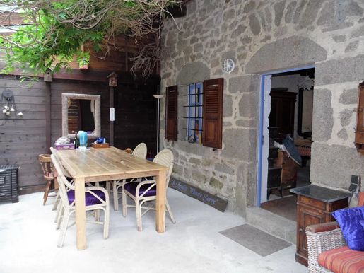 Maison 15 pièces 430 m² · à Puy-Malsignat · 430 m² · 295 000 €