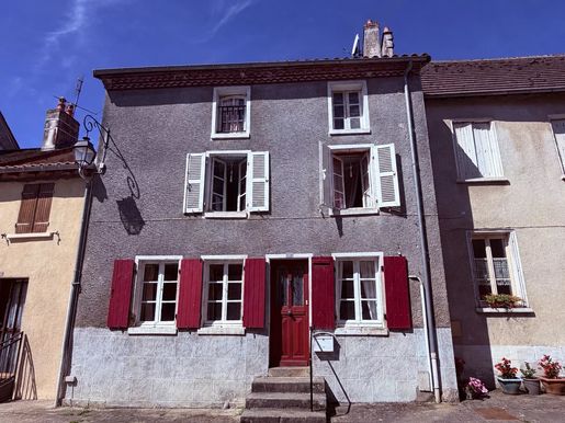 Appartement 7 pièces 155 m² · à Magnac-Laval · 155 m² · 90 950 €