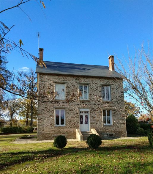Maison 8 pièces 165 m² · à Saint-Georges-les-Landes · 165 m² · 262 500 €