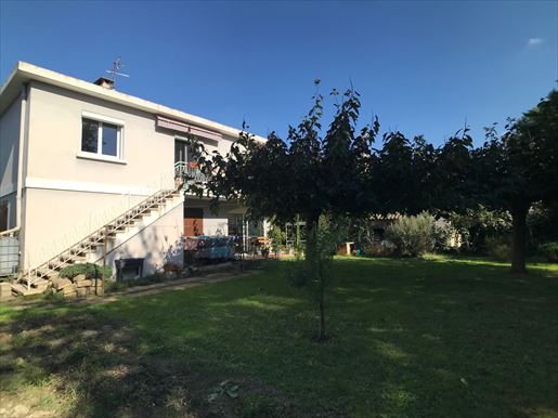 Maison 6 pièces 132 m² · à Arles · 132 m² · 330 000 €