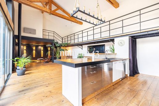 Maison 5 pièces 247 m² · à Bègles · 247 m² · 745 000 €